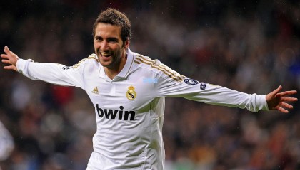 法甲梅斯队官方宣布签下自由球员巴洛-图雷 前AC米兰后卫以1+1合约登陆洛林