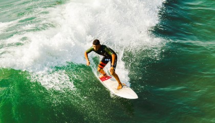 不手软！凯莱布·乐福空位三分一箭穿心，开拓者仍领先勇士4分