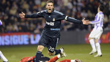 短跑新星闪耀全国锦标赛，破纪录夺冠引热议