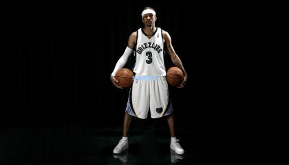 NBA季后赛激战正酣 东西部豪强上演巅峰对决