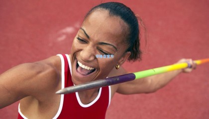 亨德森状态火热成进攻发起点，连续主场献助攻打开胜利之门