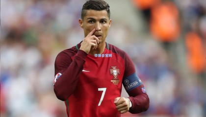 石佛镇守篮下二十年，重温邓肯史诗级盖帽艺术，定义防守美学