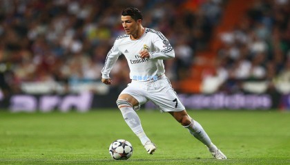 电竞热潮席卷全球，职业联赛观众破亿，年轻选手成新偶像