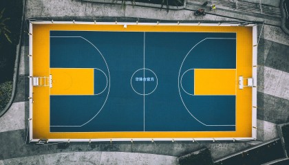 季后赛主场首败！辽篮顽强阻击，新疆最强一点暴露阵容软肋