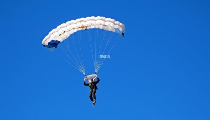 13岁中国小将闪耀西班牙青训营，8场4球领跑射手榜，欧洲足坛瞩目东方新星