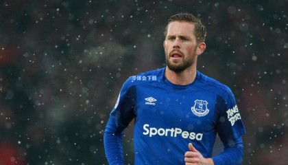 贝尔巴托夫惊曝足坛秘辛，早年遭黑帮绑架胁迫转会，阴影曾笼罩职业生涯