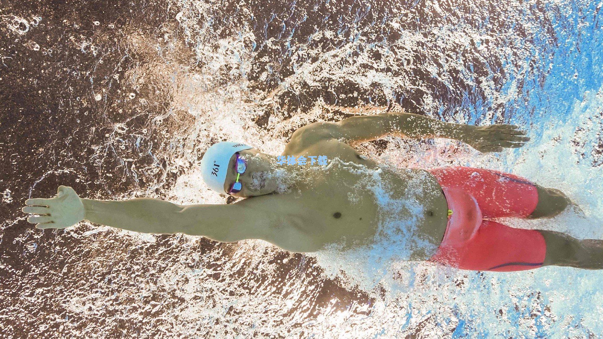 足坛震荡，国际球星伦敦涉殴被捕，职业生涯与公众形象面临双重危机