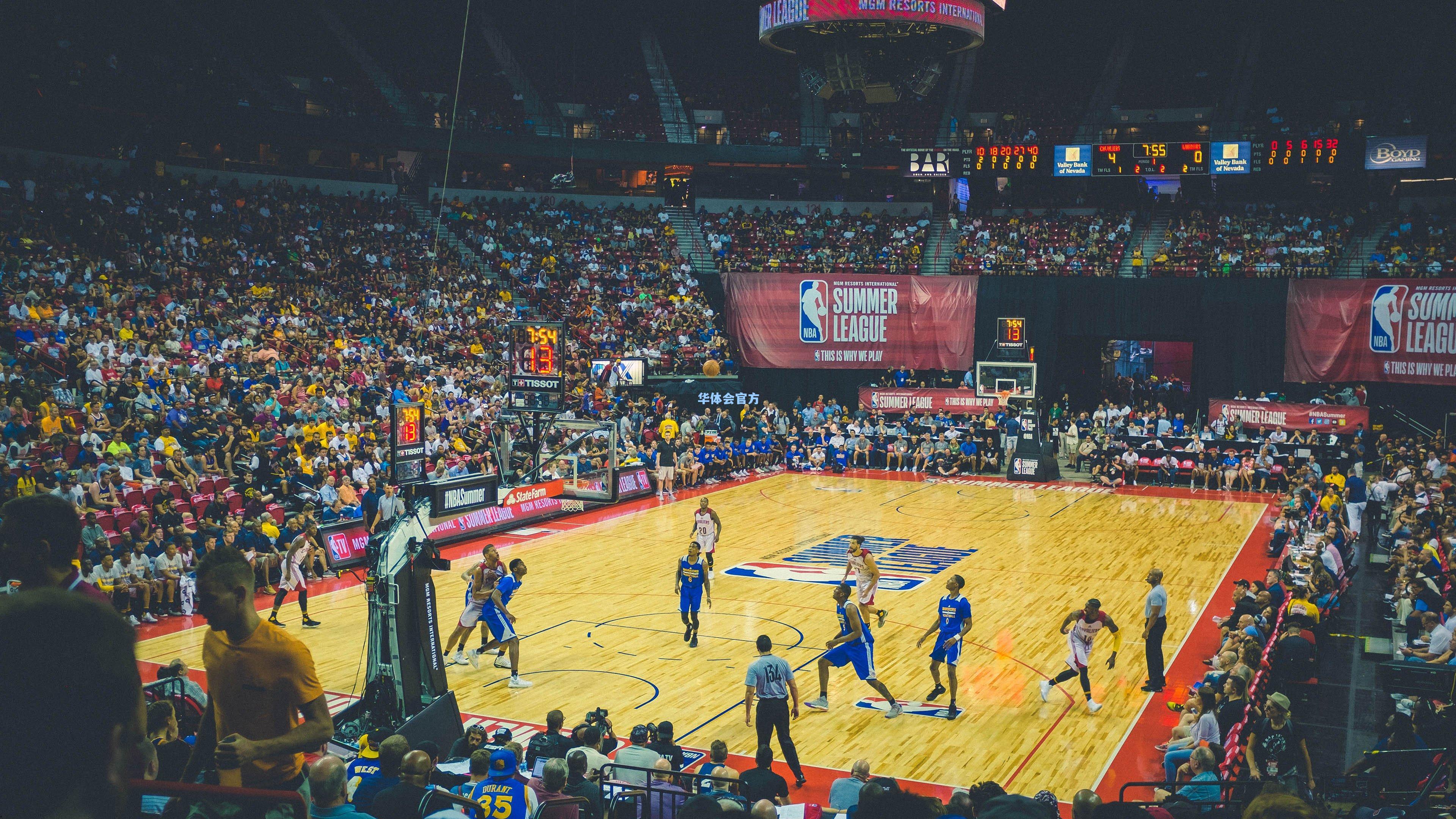 范德芬后场奔袭复刻经典 热刺铁闸惊艳破门致敬孙兴慜神作