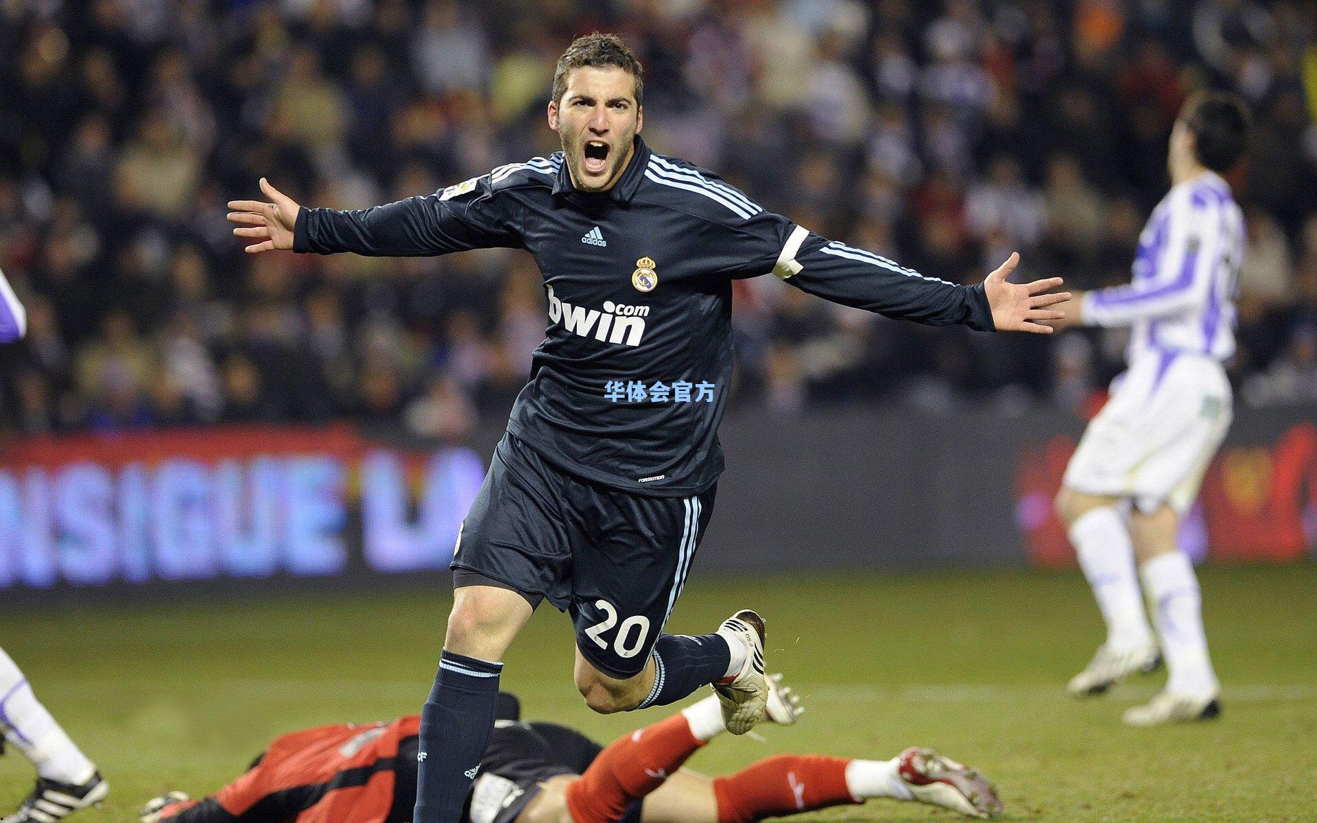 兰普泰畅谈成长路，小罗艺术足球启蒙，阿尔维斯成边卫生涯楷模